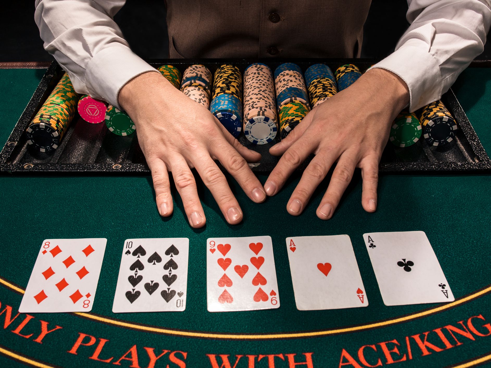 Instructions to Transition, The incredible round of poker is tied in with deciding. check or raise, continuously going with choices in light of the data on the board, key factors, your table position.