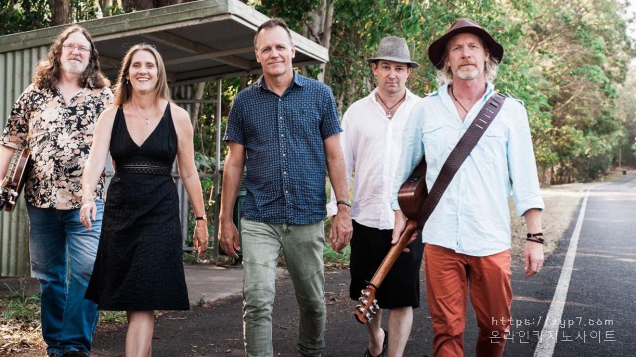 Northland Folk Music Fans In For A Treat As World Returns To Kerikeri